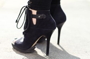 glamorous black boots.jpg